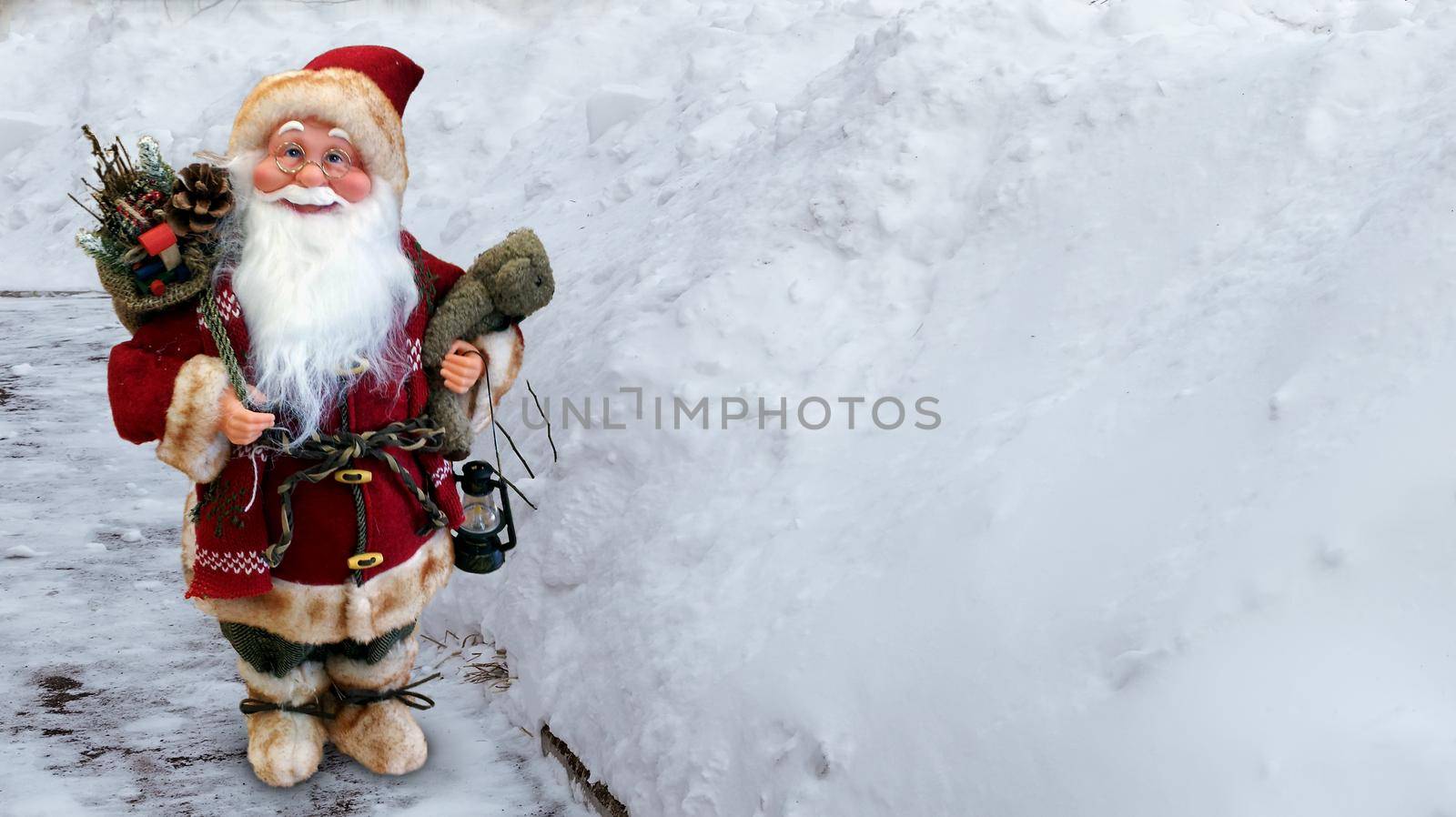 Beautiful Christmas card in vintage style with the image of Santa Claus for Christmas and New year greetings. 3D rendering