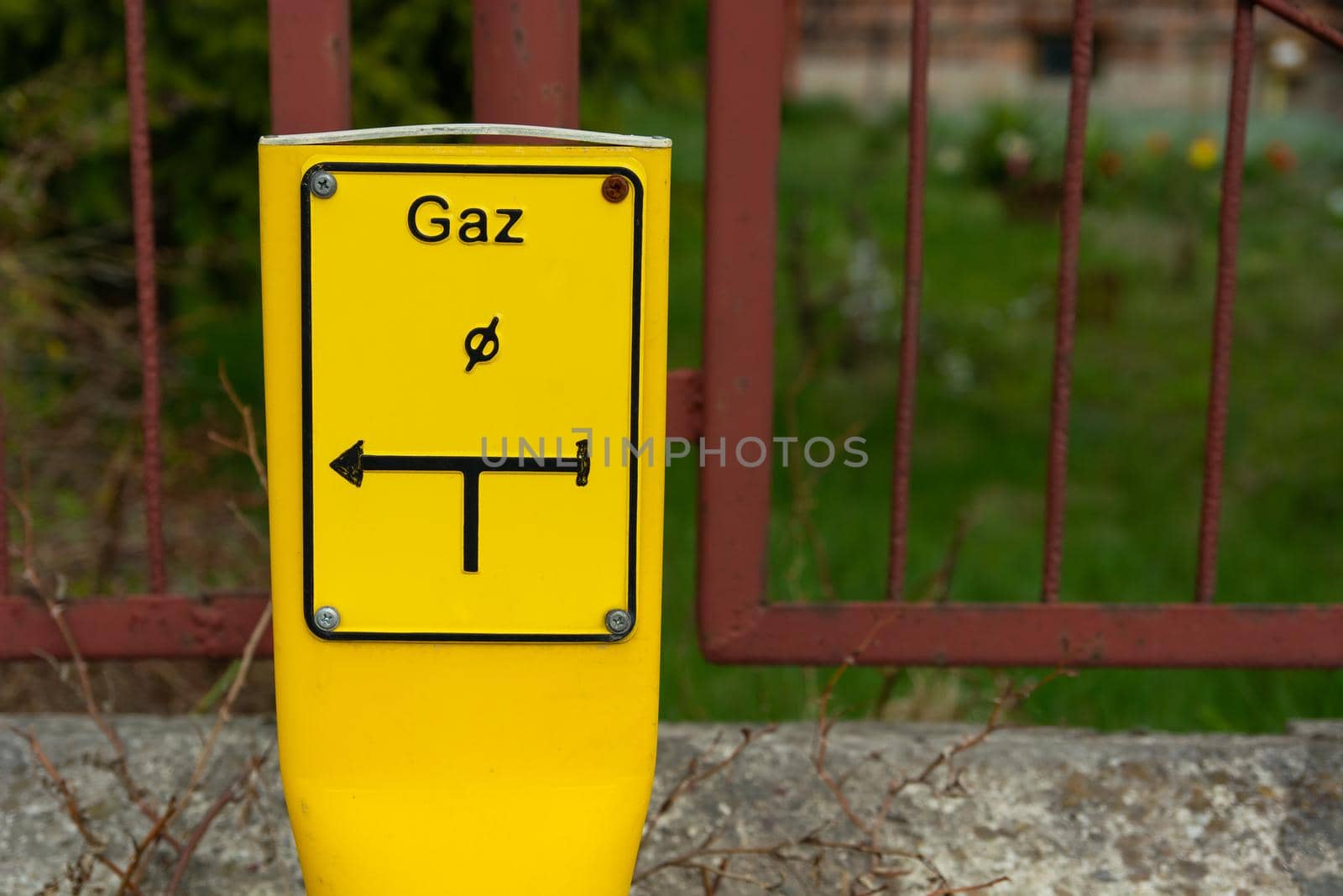 Yellow small labelling plate Gas Empty, Polish language