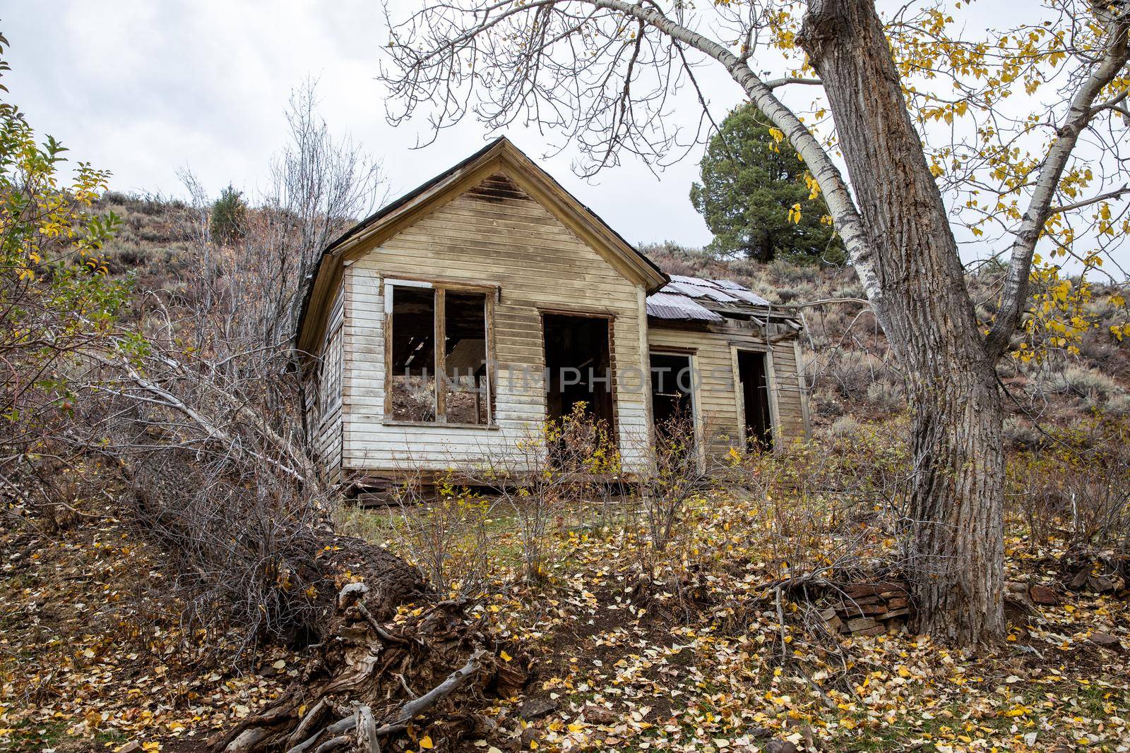 Old house in the mountains that has seen better days