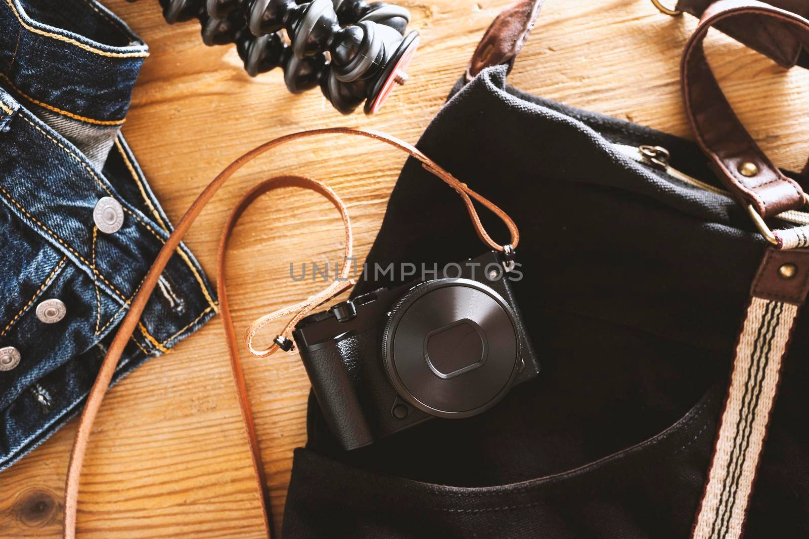 mirrorless camera with leather strap by norgal