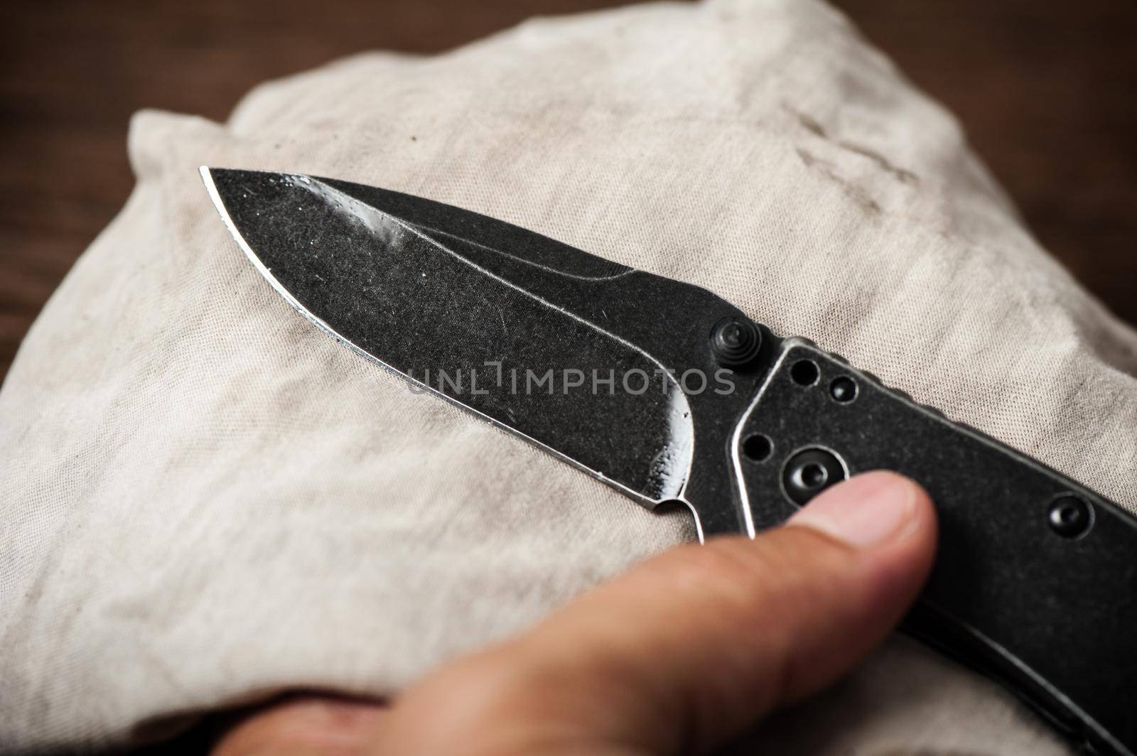 pocket knife care and maintenance by norgal