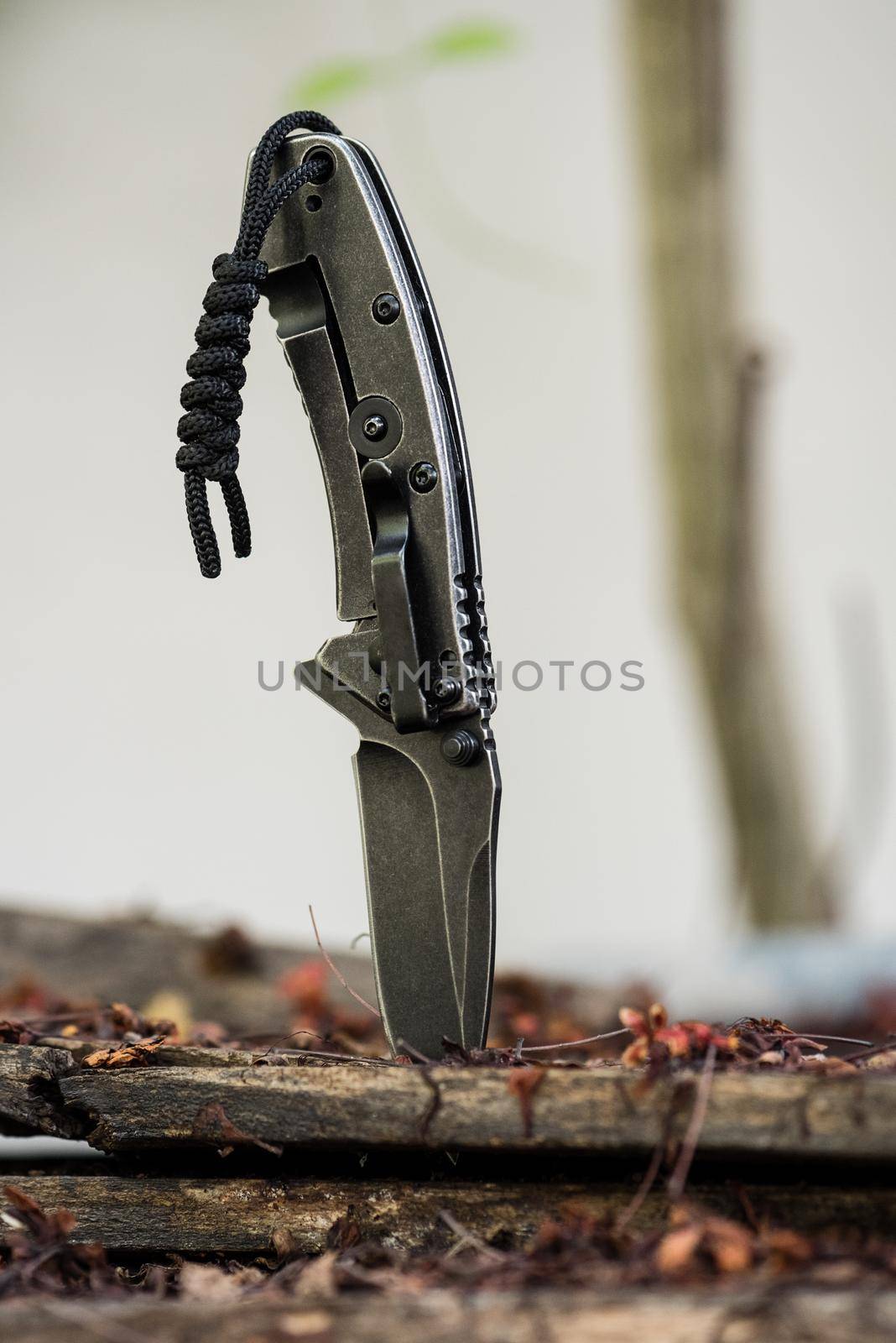 stainless steel pocketknife with blackwash finish on blade and handle