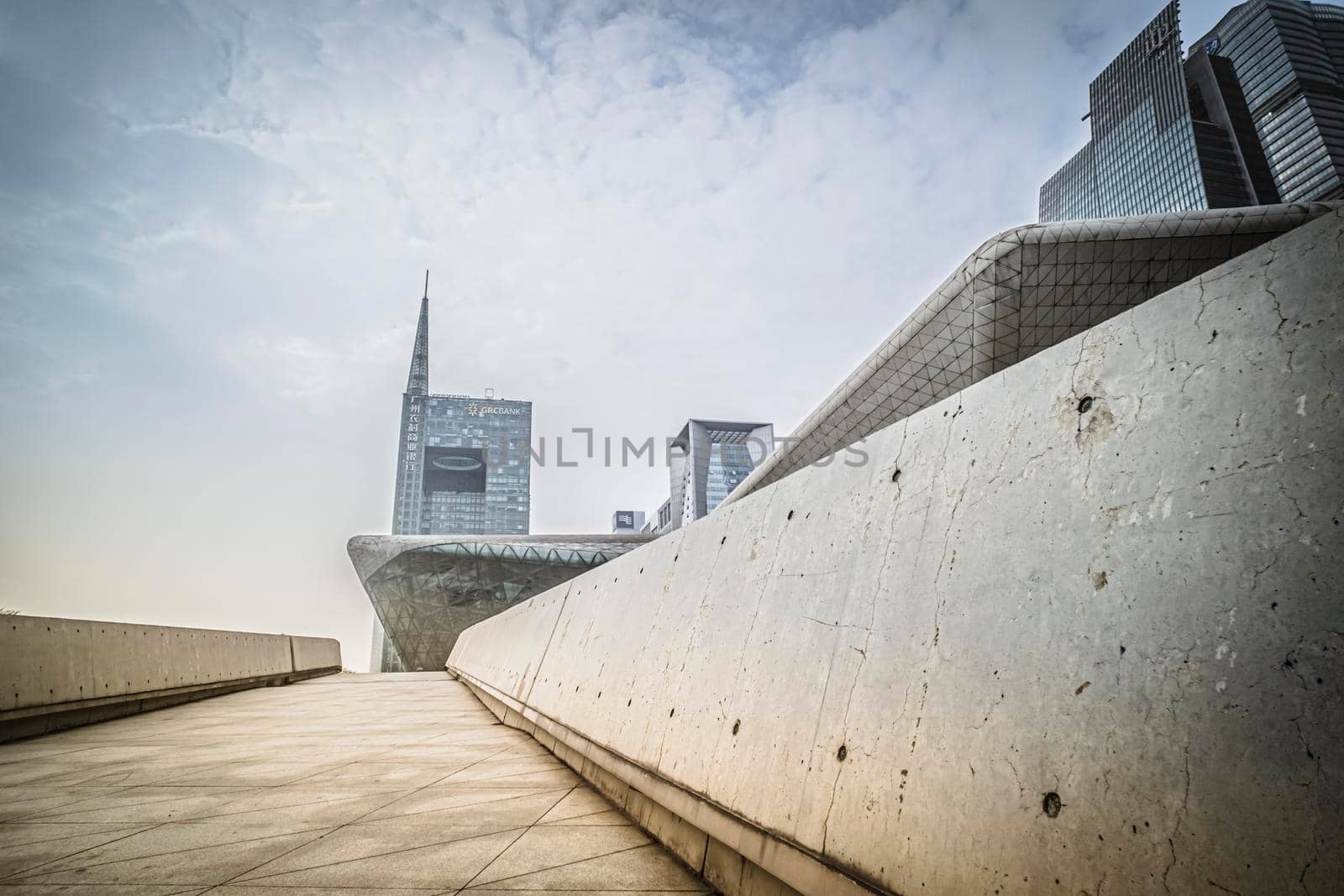 Guangzhou Opera House is a Chinese opera house in Guangzhou,in the new city of Pearl River, the Guangzhou Opera House has become one of China's three biggest theaters by Petrichor