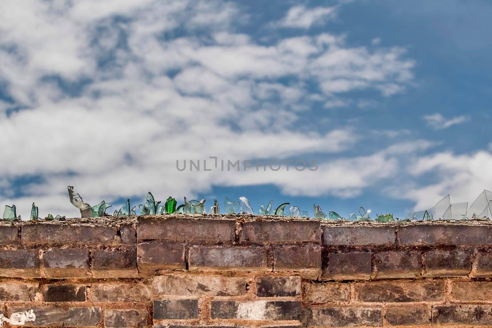 Wall with glass fragments , China. by toa55