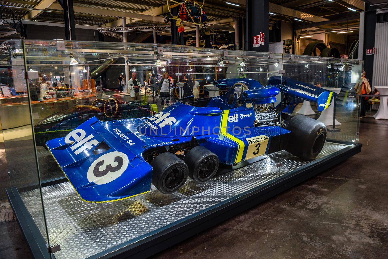 SINSHEIM, GERMANY - MAI 2022: blue Tyrrell P34 Project 34 six-wheeler Formula One F1 racing car by Eagle2308