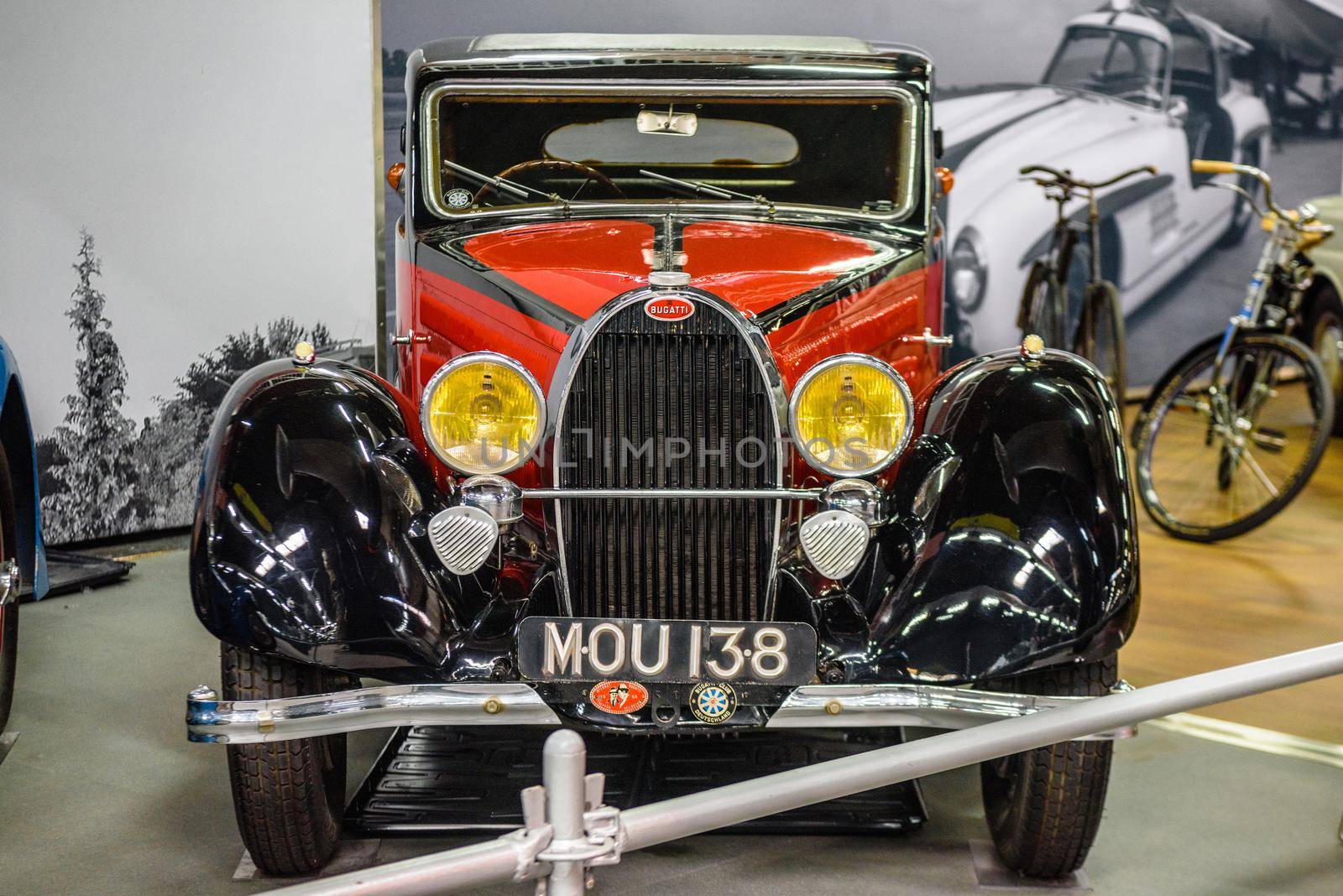 SINSHEIM, GERMANY - MAI 2022: red black Bugatti Type 57 Ventoux 1935 135ps