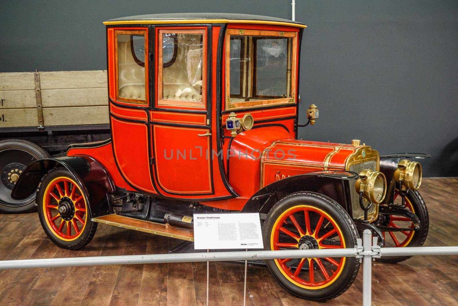 SINSHEIM, GERMANY - MAI 2022: red Brasier city coupe 1908 by Eagle2308