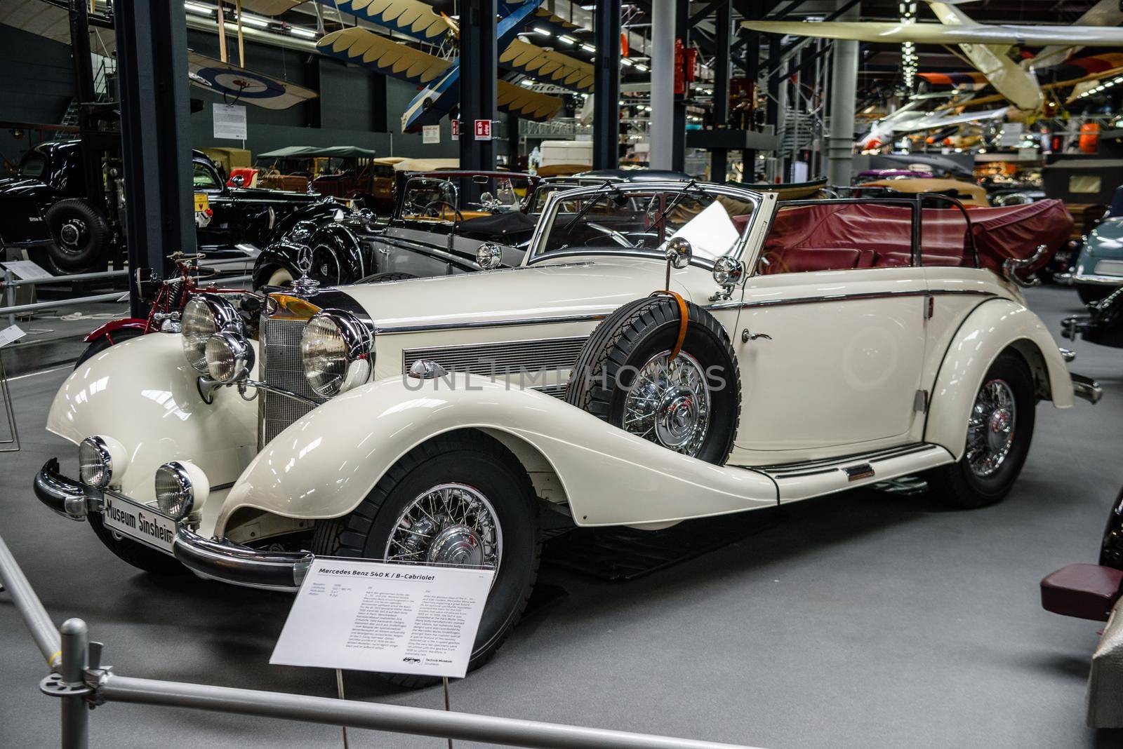 SINSHEIM, GERMANY - MAI 2022: white Mercedes-Benz 540 K B-Cabriolet 1939 by Eagle2308