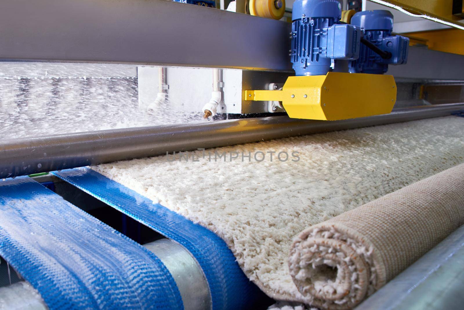 Automatic Industrial line for washing and cleaning dirty carpets