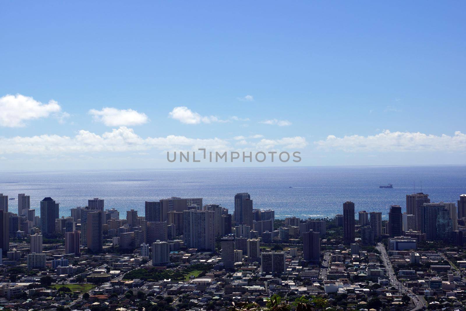 Honolulu Townscape and Pacific Ocean by EricGBVD