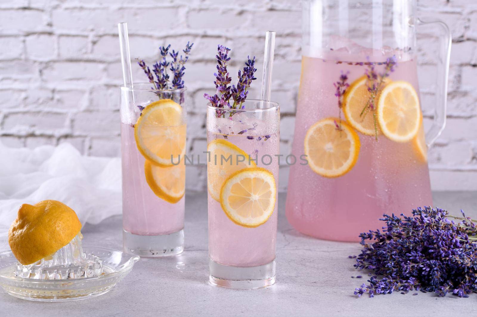 Lavender summer cocktail  by Apolonia