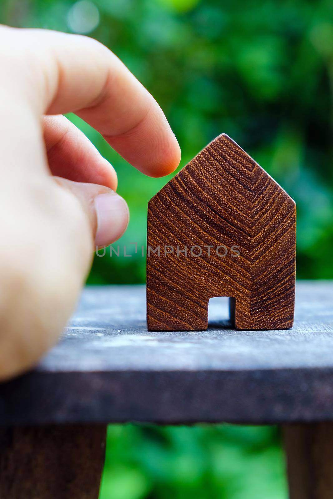 eco house icon concept. by ponsulak