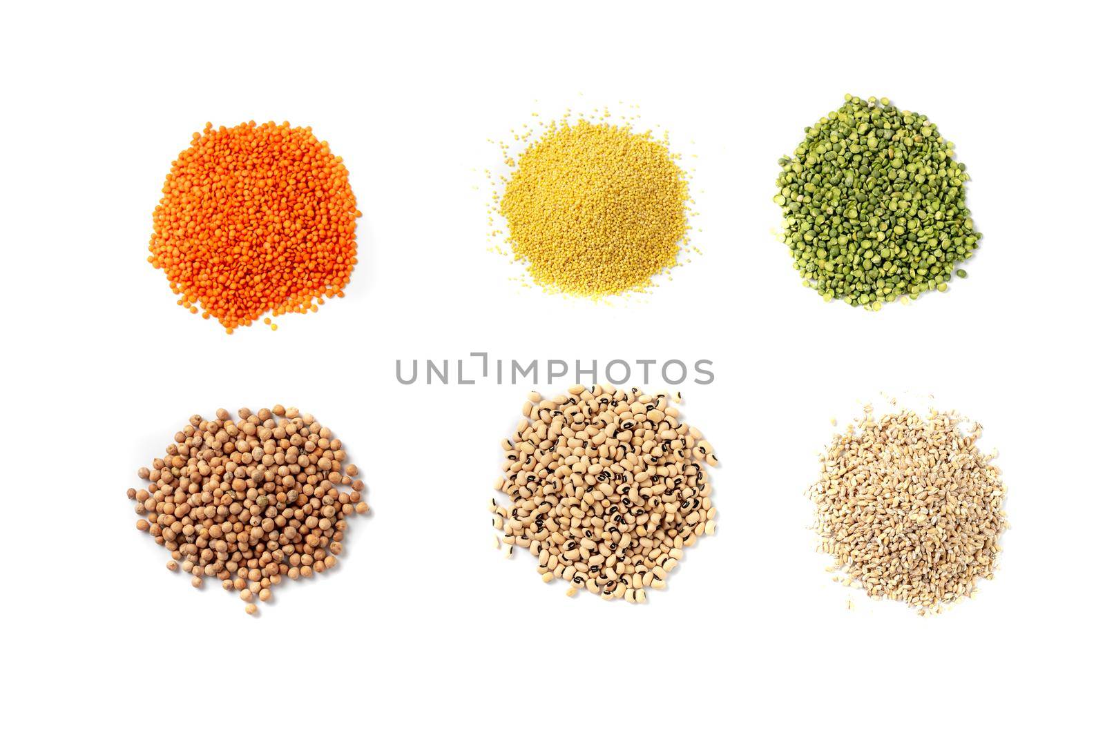 Gluten free cereals. Rice, buckwheat, corn groats, quinoa and millet in wooden bowls. Top view flat lay with copy space. Super food tag with fenugreek seeds, bukwheat seeds, gold linseeds and brown linseeds. Superfood on a white background. Set from Ancient grain food top view. Healthy eating. Alternative to staple foods. Gluten free.