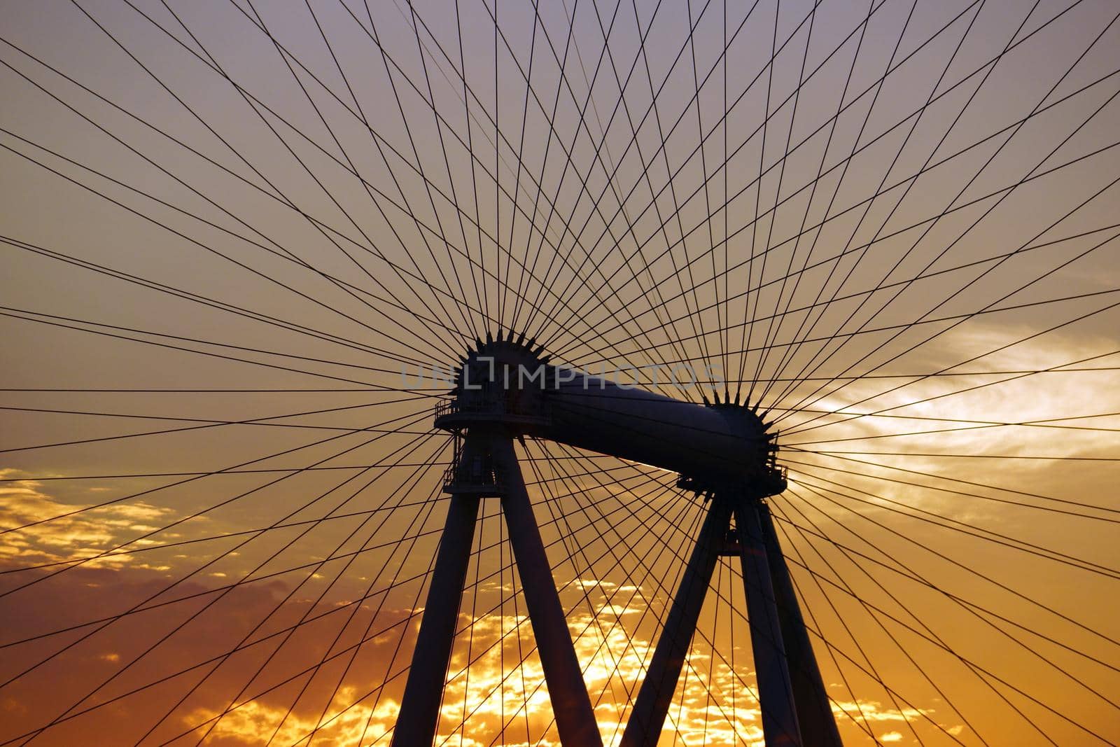 Close-up of The High Roller Wheel light up at dawn by EricGBVD