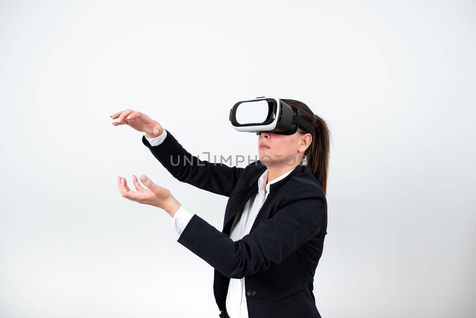 Woman Wearing Vr Glasses Andpresenting Important Messages Between Hands.