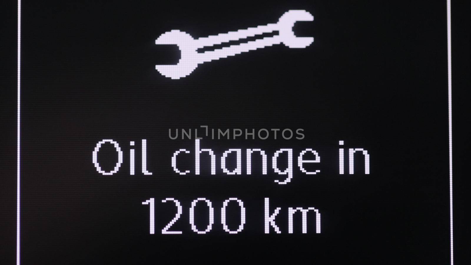 Icon service for replacement of oil fluids of the car. Car dashboard with oil change sign by uflypro