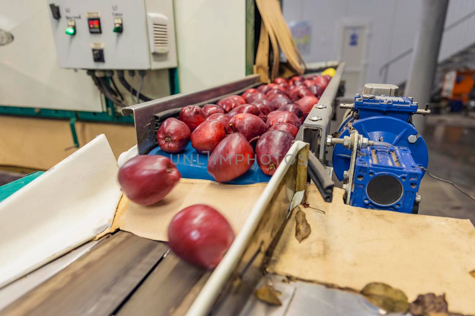 automatic movement of apples by zokov