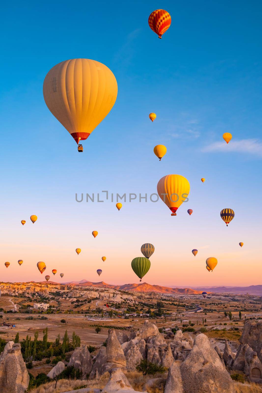 Hot air balloons in Cappadocia, Turkey by GekaSkr