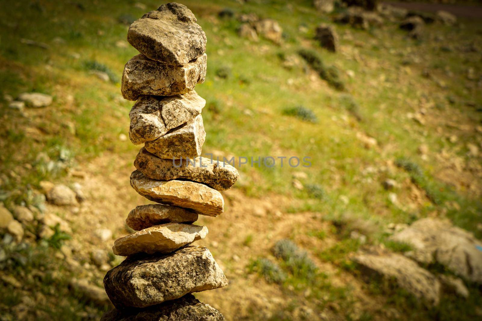 Rock balancing in the nature