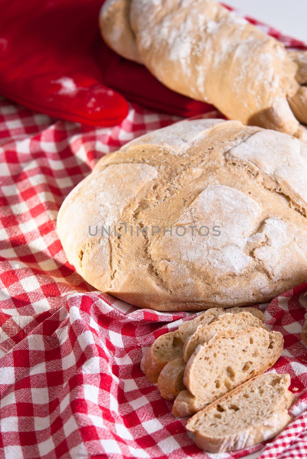 Homemade bread without yeast by maramorosz