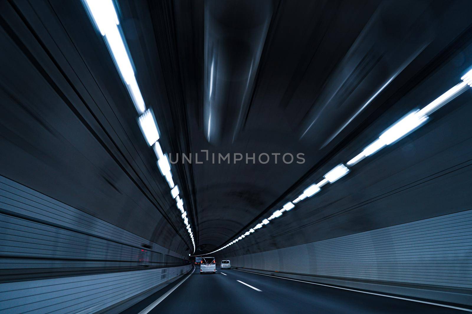 Image of tunnel (long exposure). Shooting Location: Yamanaka Yamanashi Prefecture