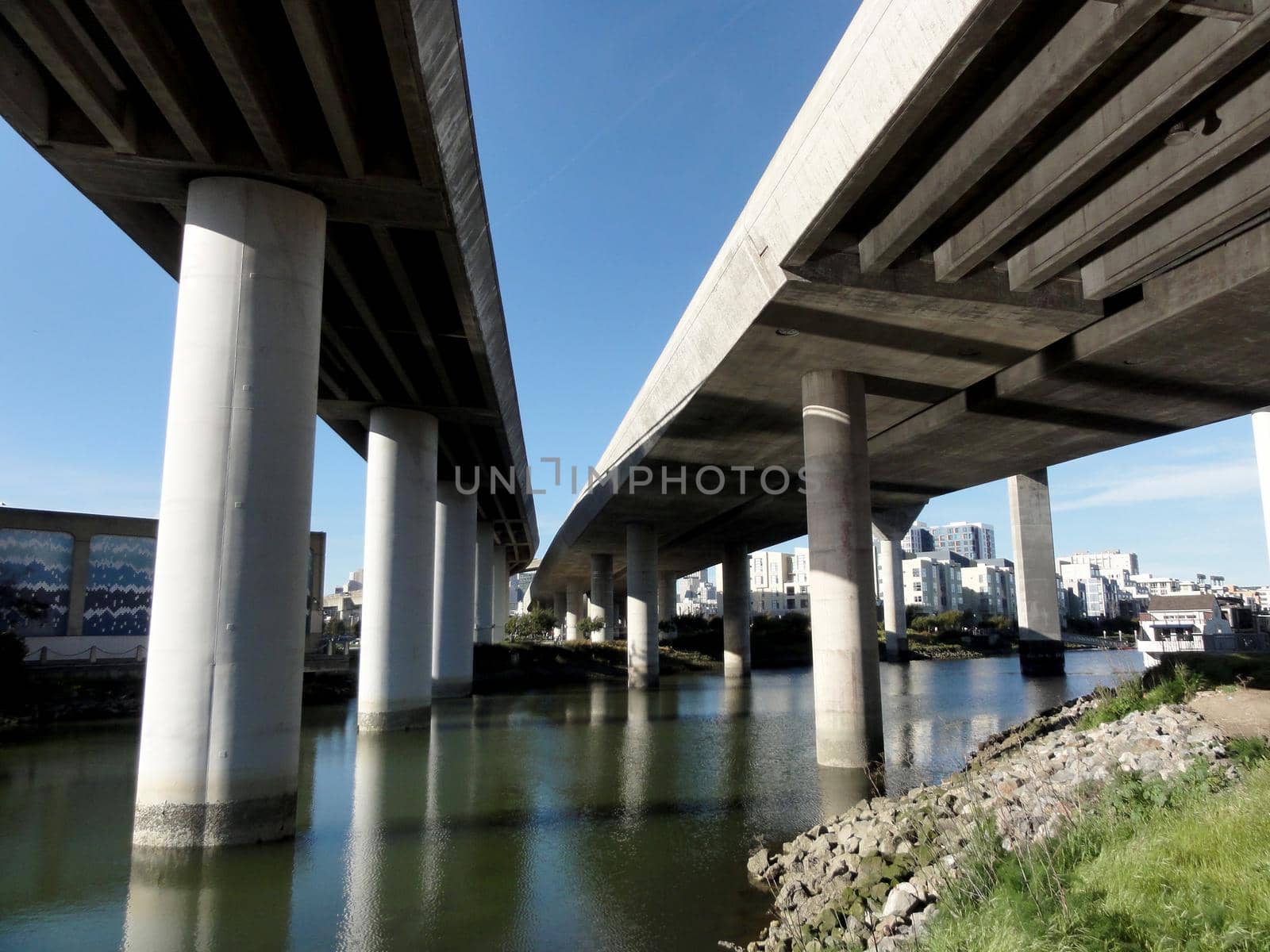 Overhead Highways on columns in the air  by EricGBVD