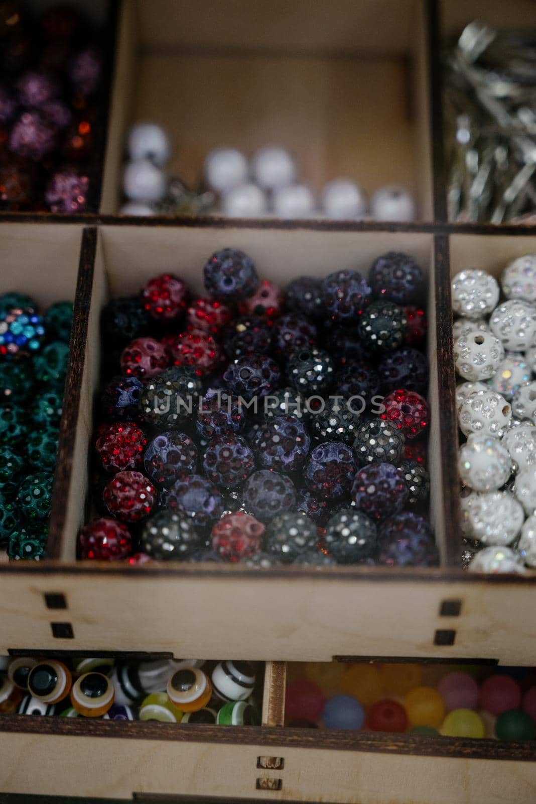 A variety of beads for necklaces and other jewelry.Various pearl beads close-up