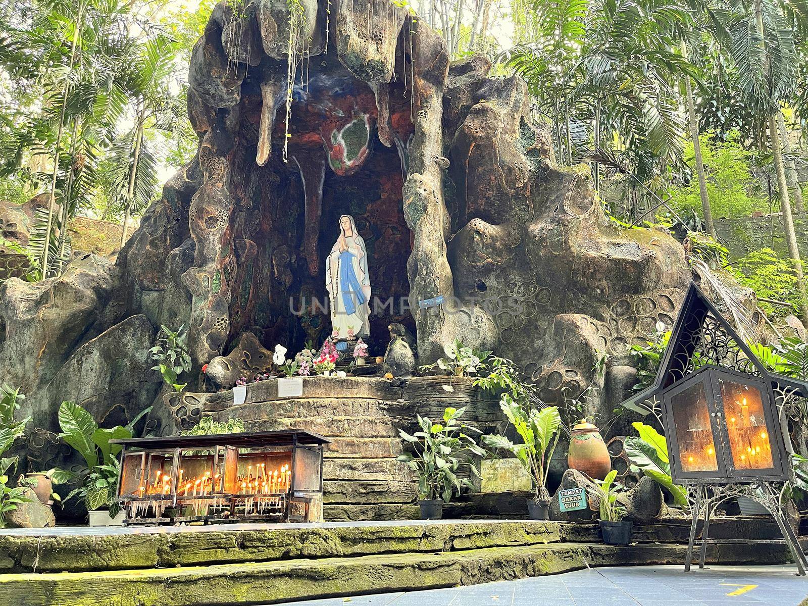 Peaceful place for prayer tranquil place to send our prayers to St. Mary