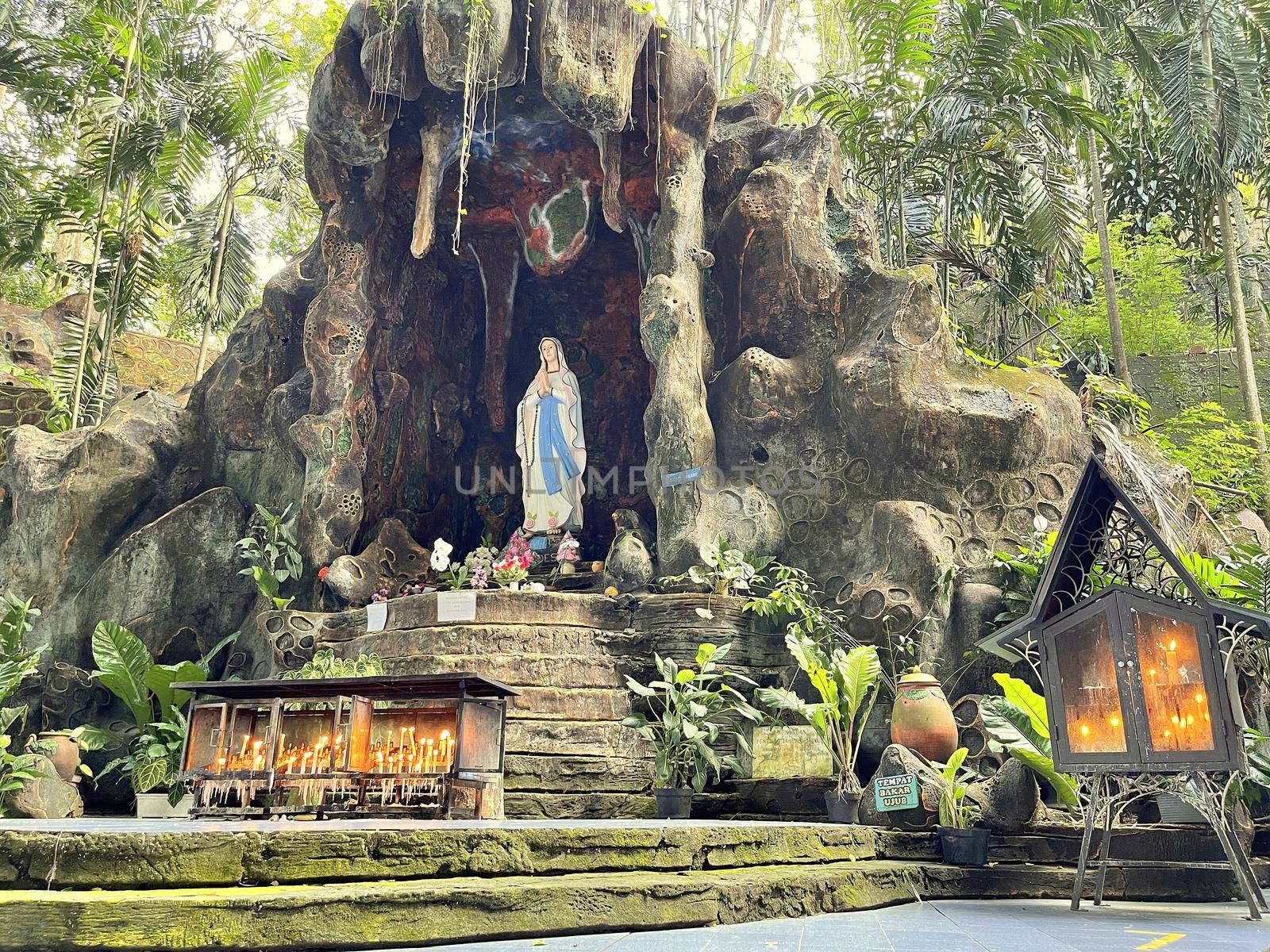 Peaceful place for prayer tranquil place to send our prayers to St. Mary
