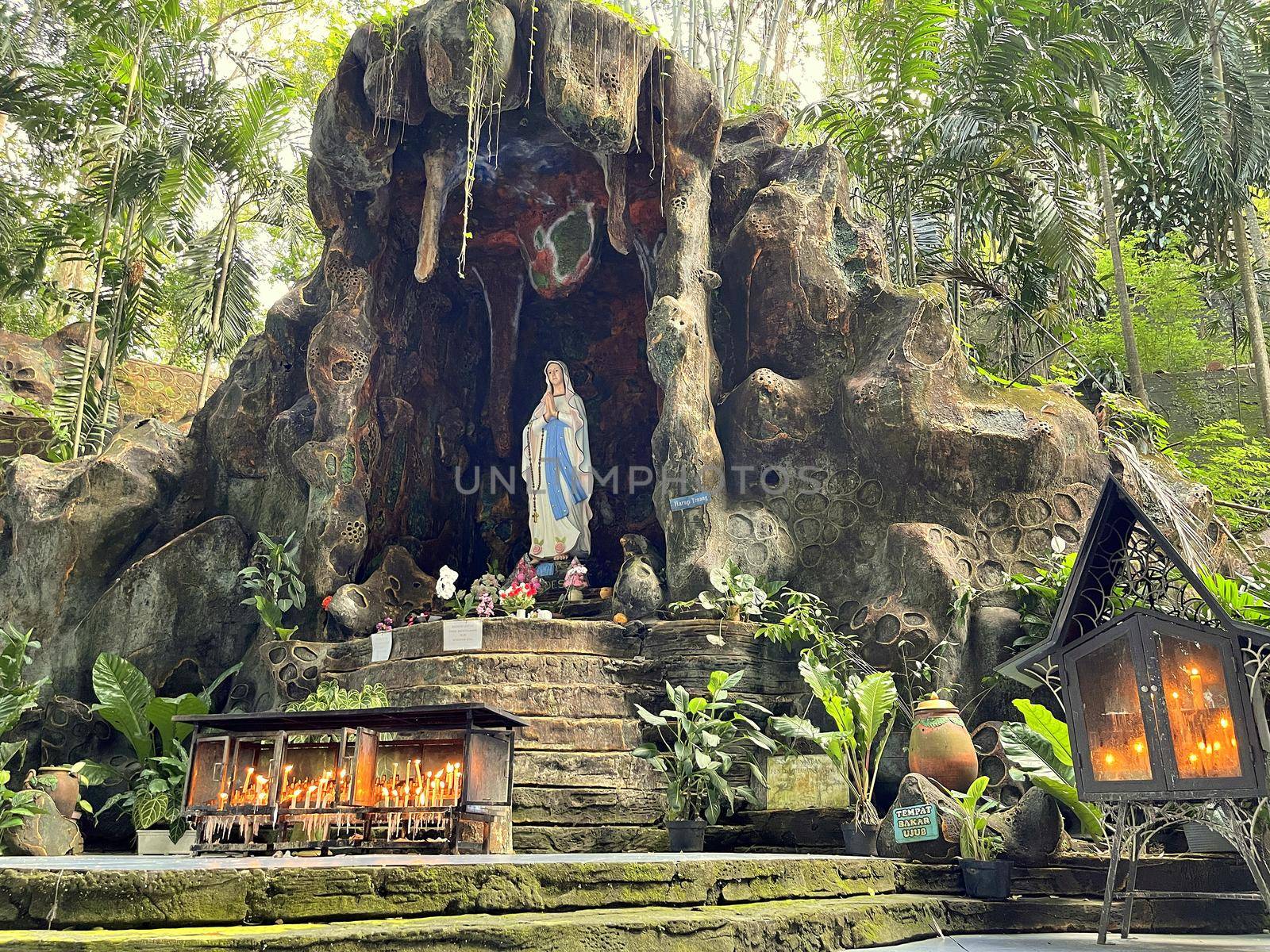 Peaceful place for prayer tranquil place to send our prayers to St. Mary