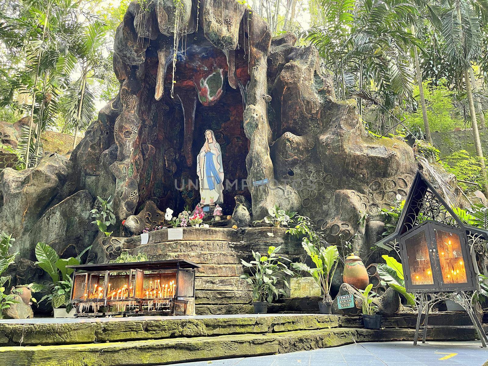 Peaceful place for prayer tranquil place to send our prayers to St. Mary