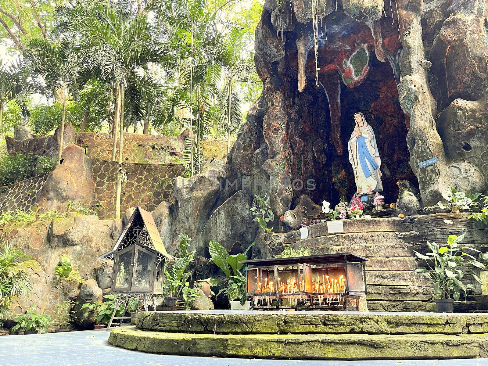 Peaceful place for prayer tranquil place to send our prayers to St. Mary