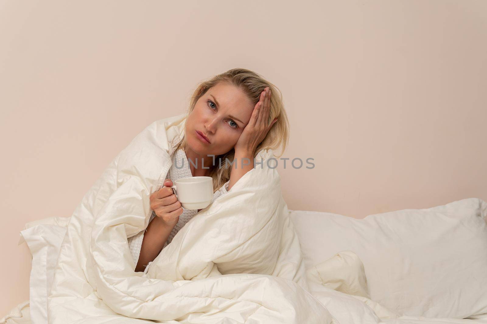 Cold bed blanket coffee beauty cell spa copyspace female hotel, from lady unrecognizable from woman from wellness treatment, lifestyle healthy. Dressing people therapy, positive by 89167702191