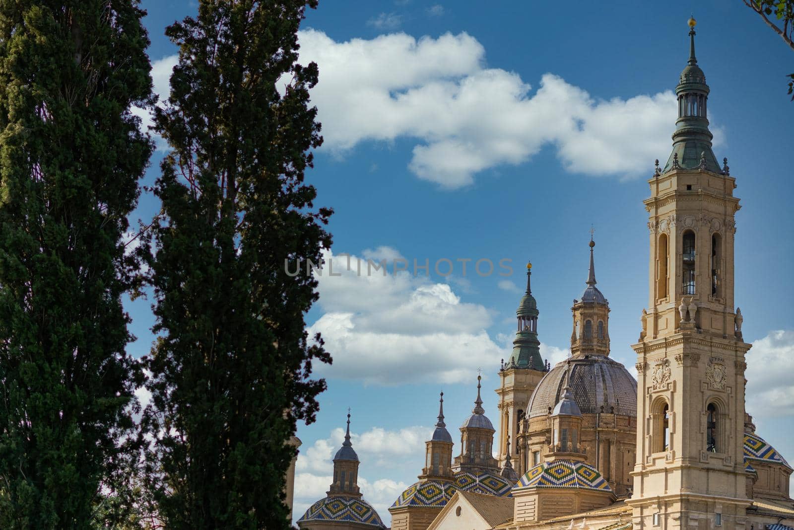 basilica de nuestra señora del pilar zaragoza by joseantona