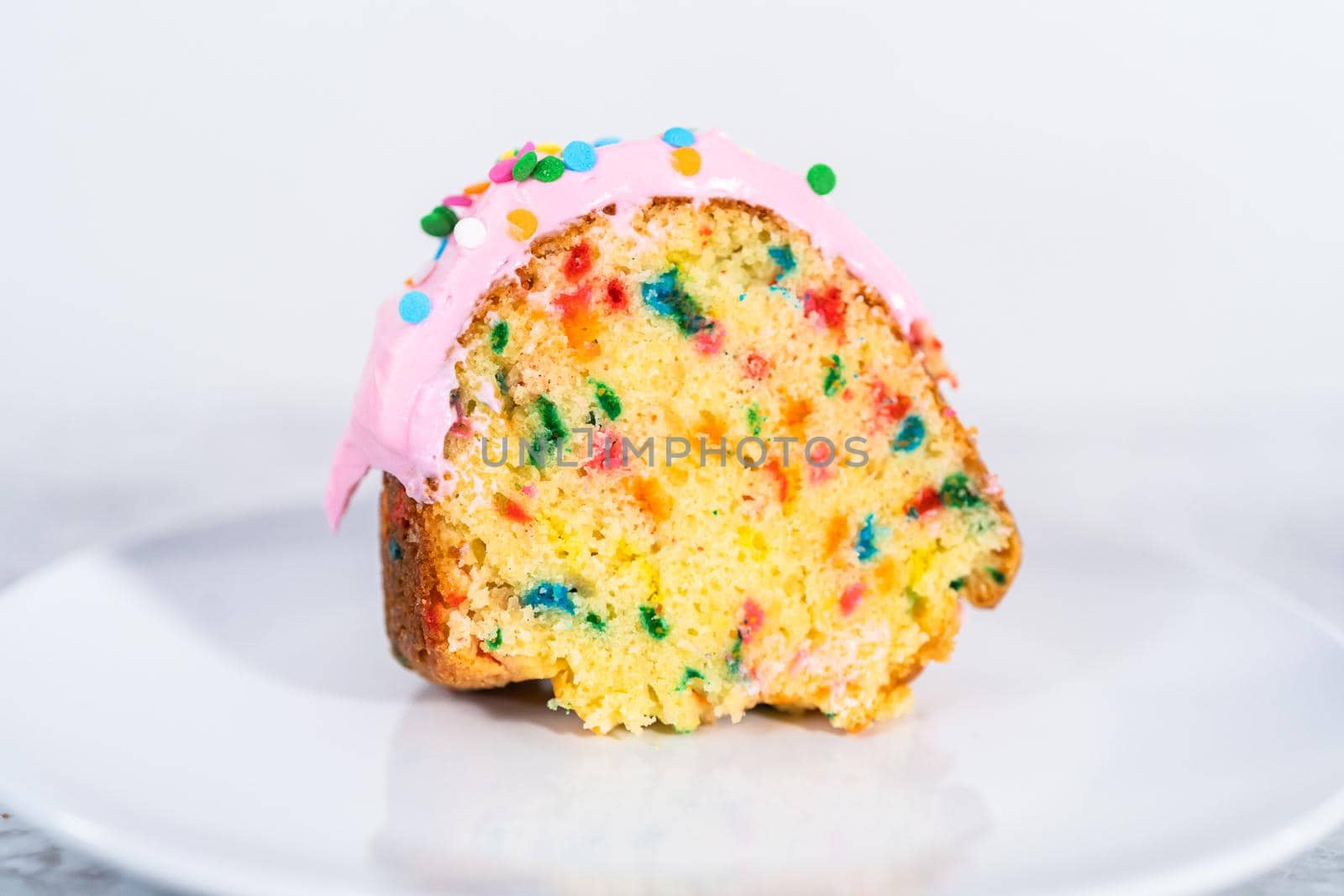 Funfettti Bundt Cake by arinahabich