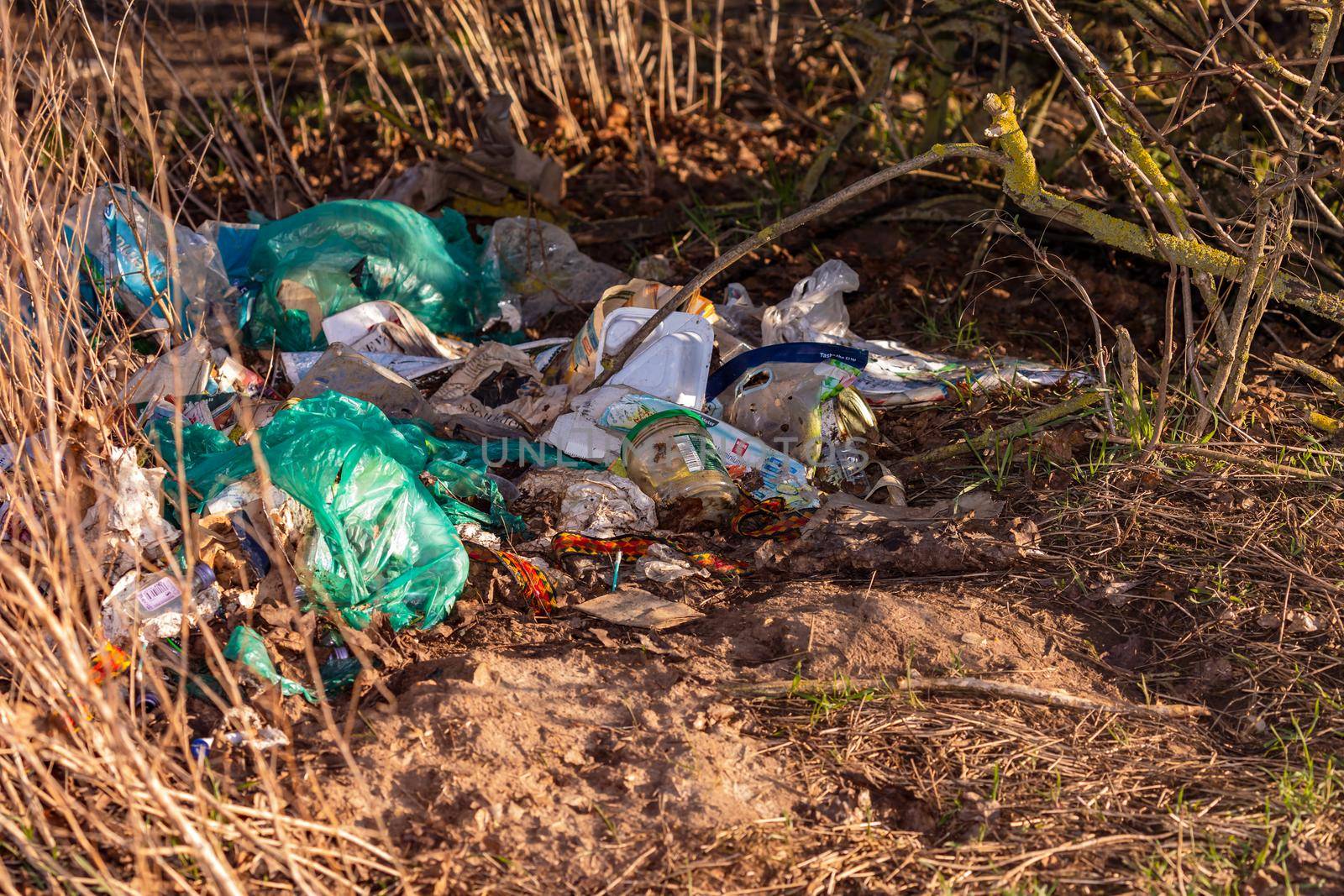 Disposing of waste in nature is a criminal offense and harmful to people and the environment
