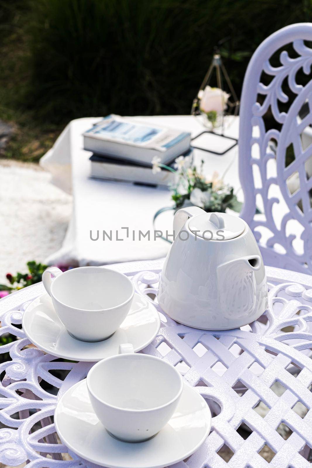 inspiration picnic outdoors, with the dinner table and Picnic setting by Petrichor