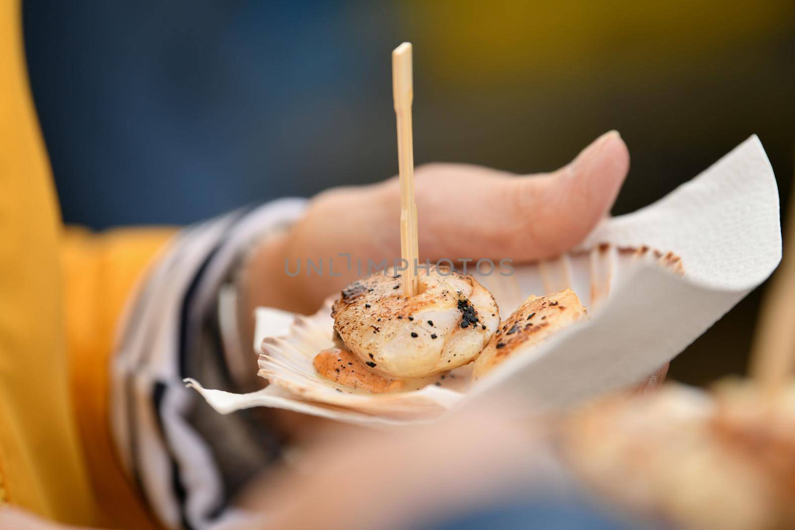 The buyer bought buyer bought the scallops