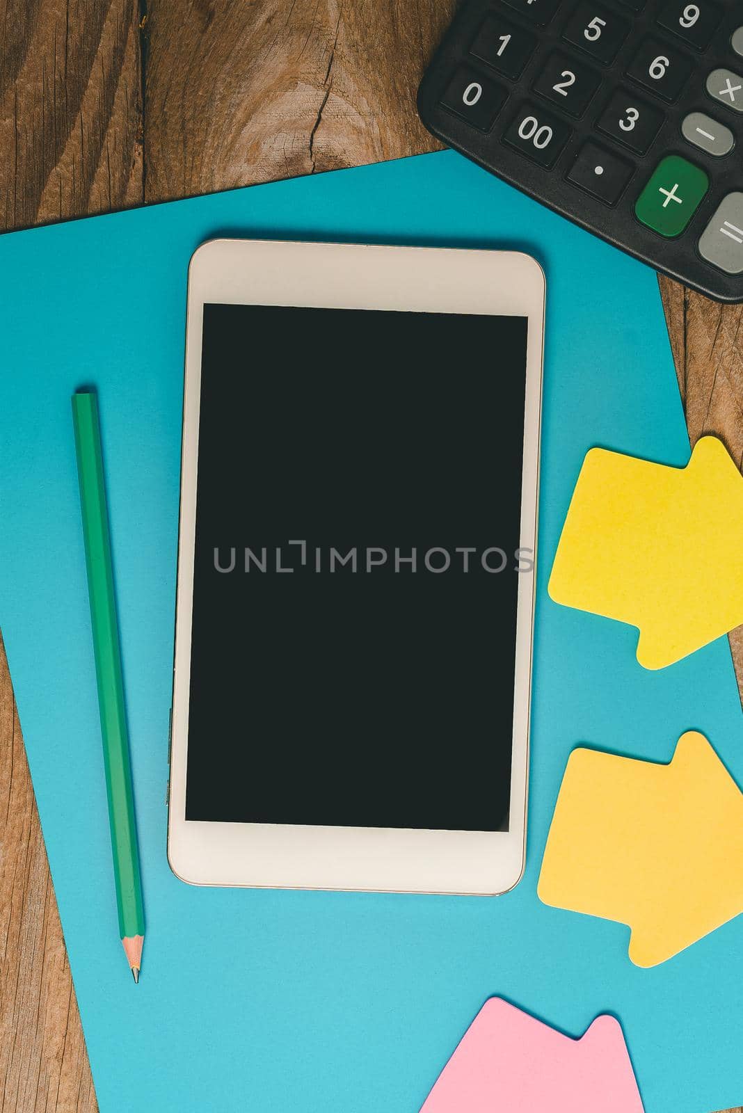 Mobile Phone Screen With Important Message On Desk With Coffee And Keyboard