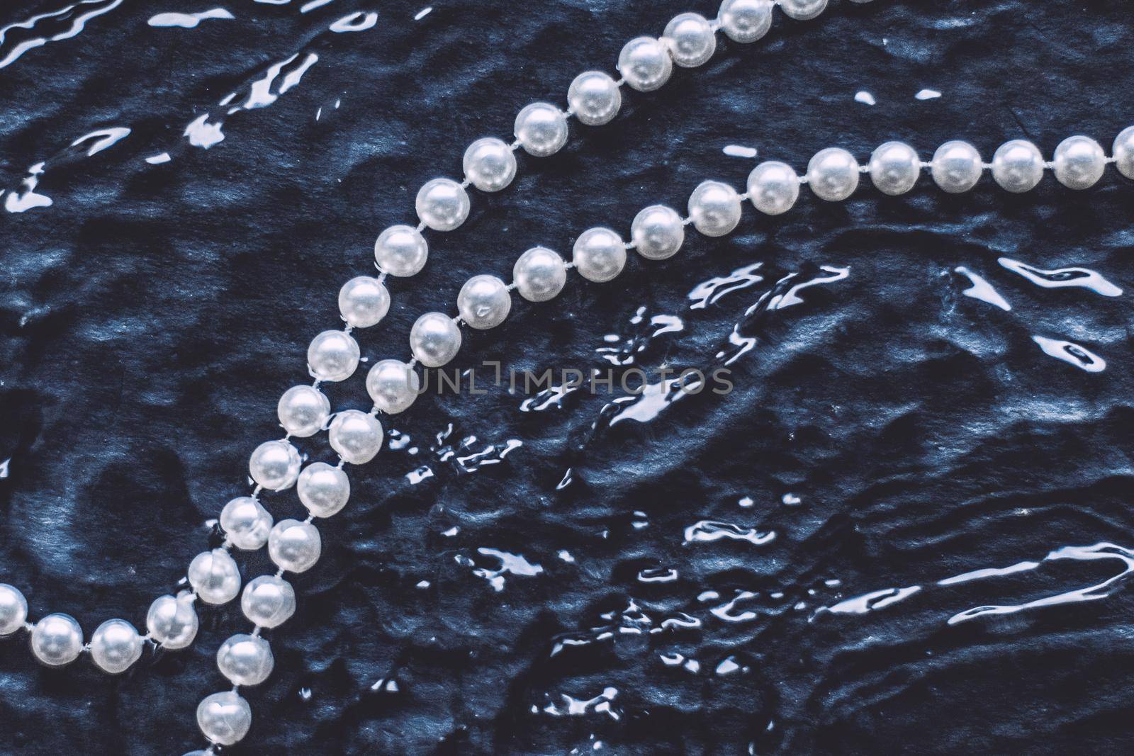 wonderful pearl jewellery by Anneleven