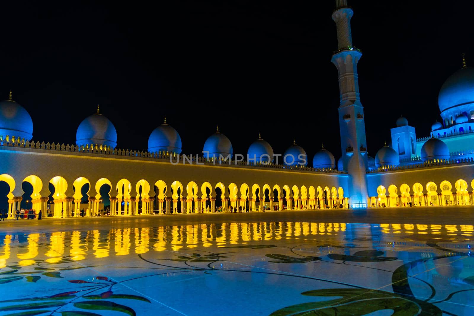 Shakezy Cayd Grand Mosque (United Arab Emirates). Shooting Location: Abdabi