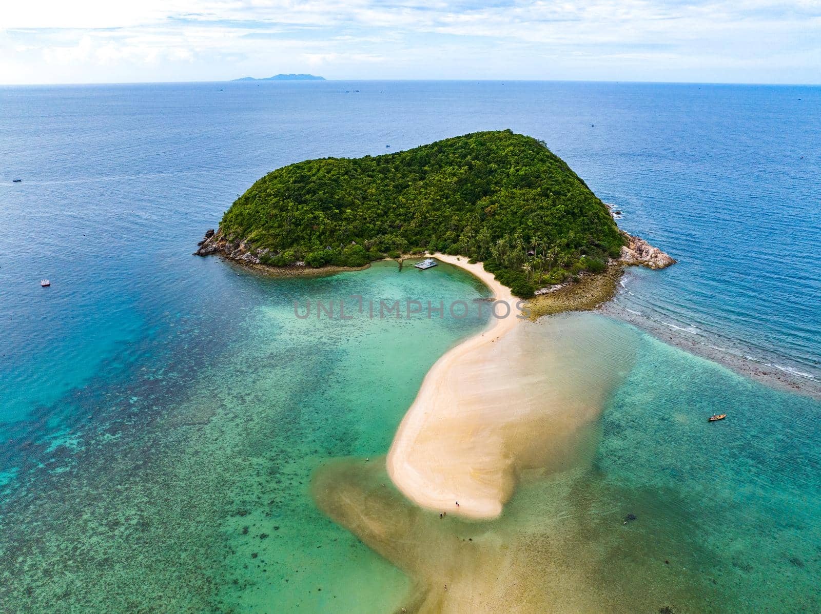 Mae Haad beach in koh Phangan, Surat Thani, Thailand, south east Asia