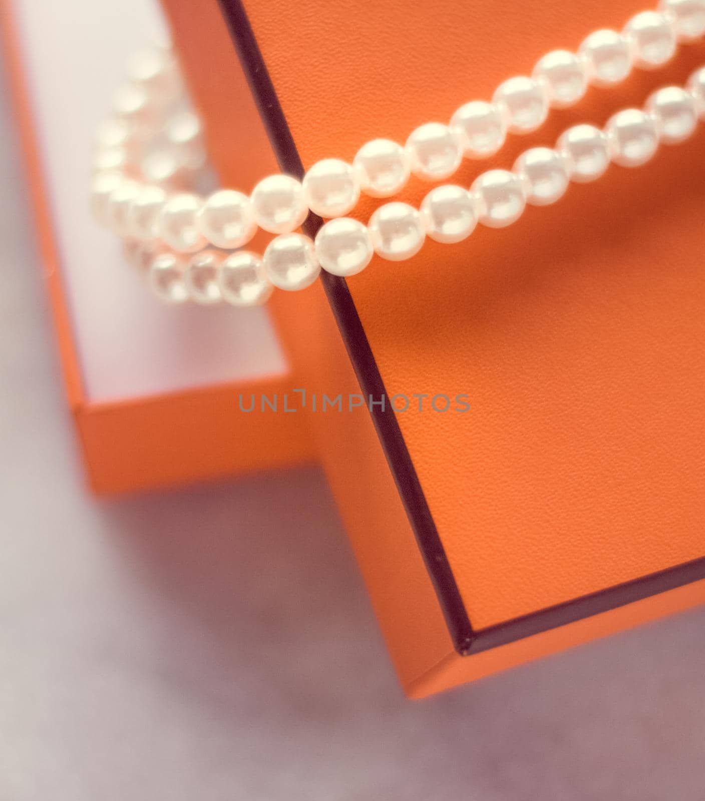 Chic pearl jewellery in a present box - Valentine's day ideas, luxury shopping and holiday inspiration concept. The perfect gift for her