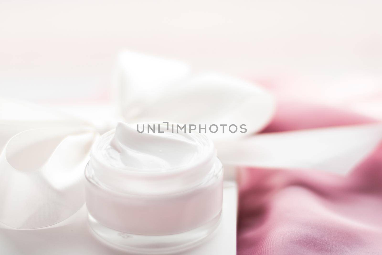 Beauty, cosmetics and skincare styled concept - Luxury moisturizing cream and a white gift box