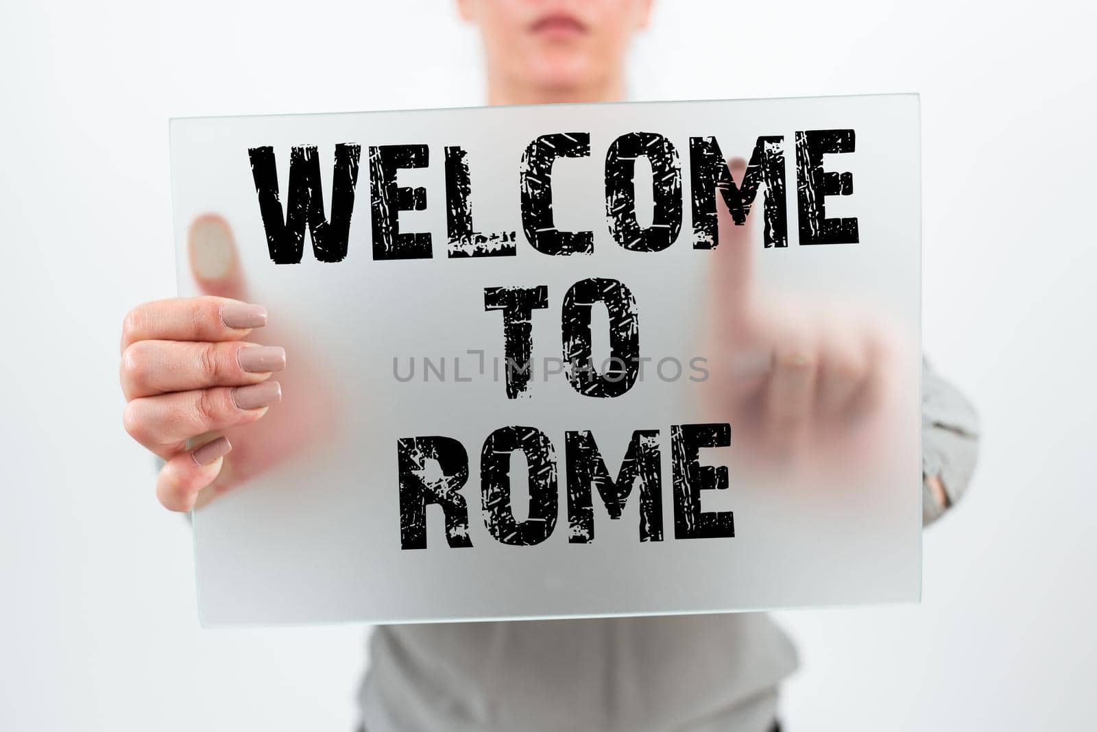 Inspiration showing sign Welcome To Rome, Business showcase Arriving to Italia capital city knowing other cultures Speech Bubble With Important Information Placed In Front Of Net.