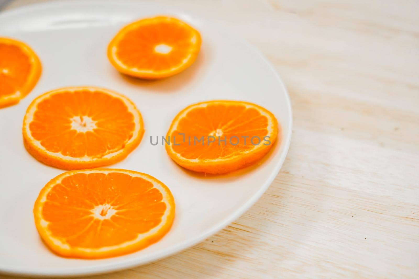 Image of orange placed on a plate. Shooting Location: Yokohama-city kanagawa prefecture