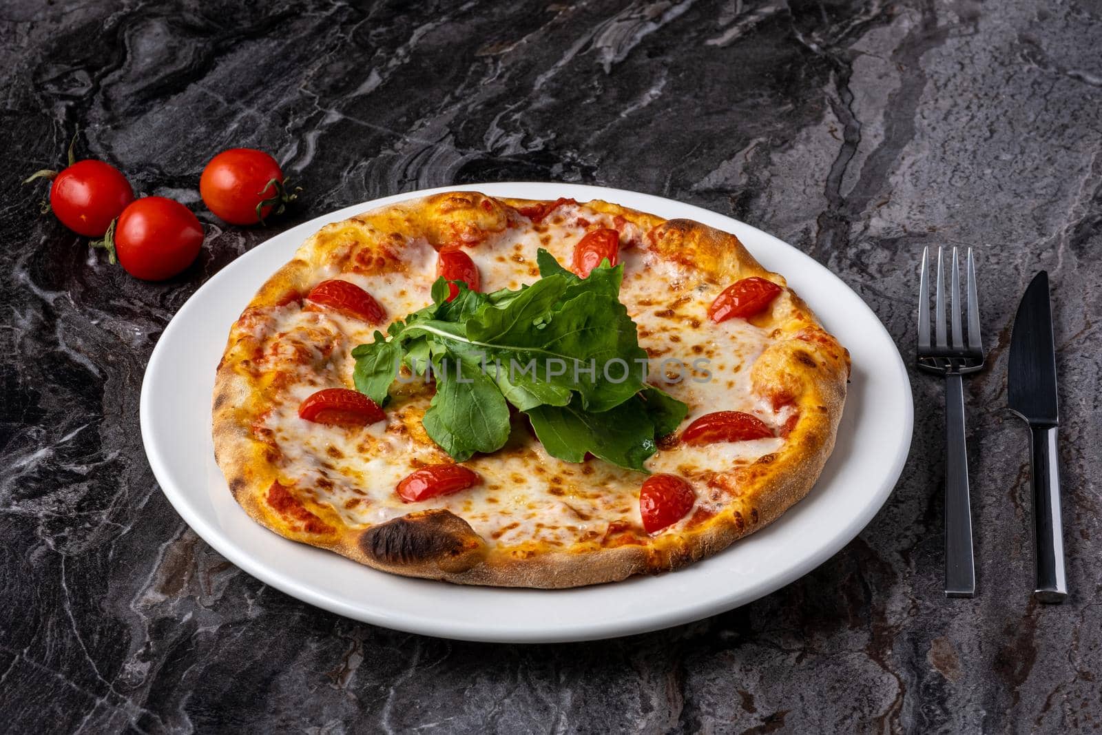 Traditional Italian pizza by Sonat