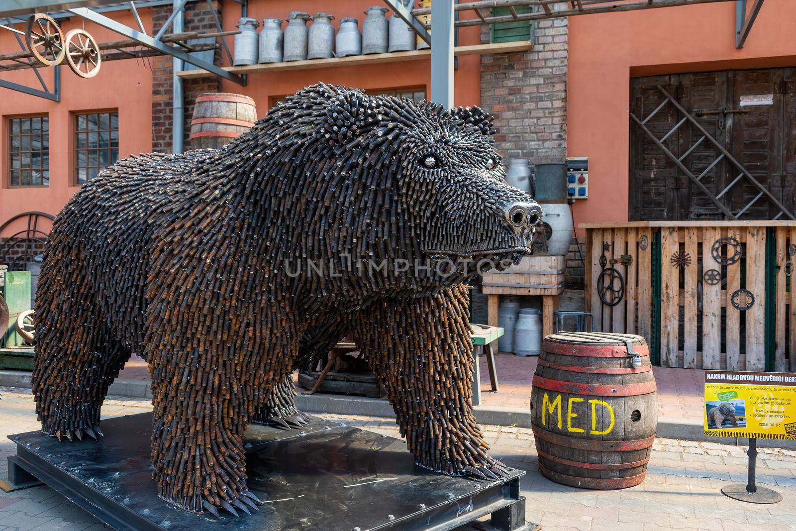 Bear made of scrap iron, art made of iron by rostik924