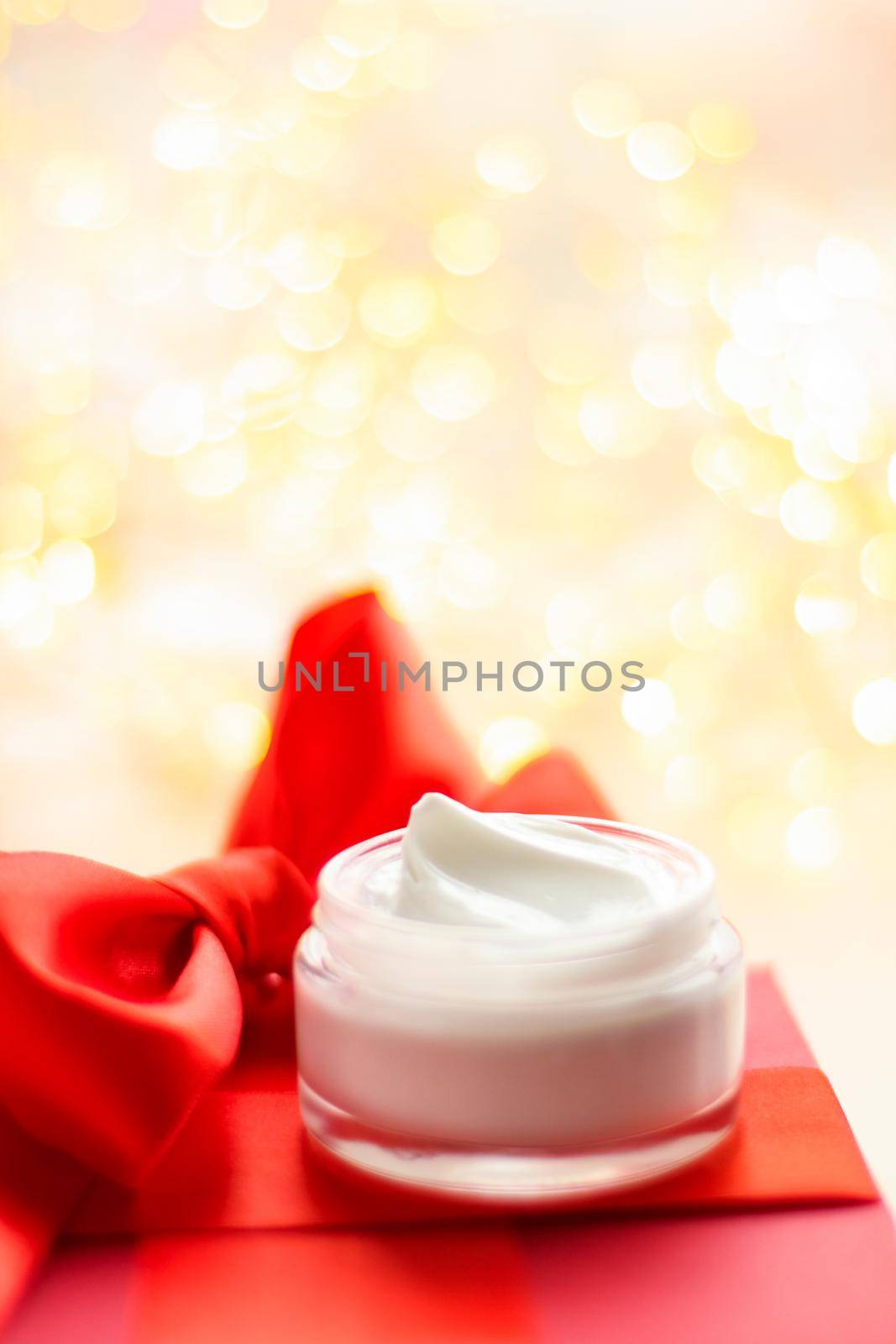 Beauty, cosmetics and skincare concept - Luxury face cream as a holiday gift