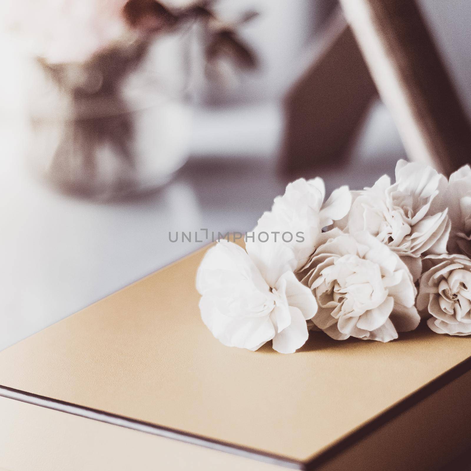 Mother's day ideas, happy giving and holiday inspiration concept - Vintage gift box and roses